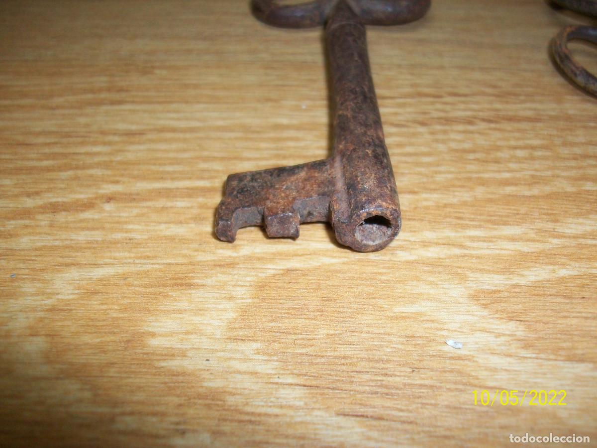 Antig&uuml;edades: ANTIGUA LLAVE DE FORJA - Foto 3