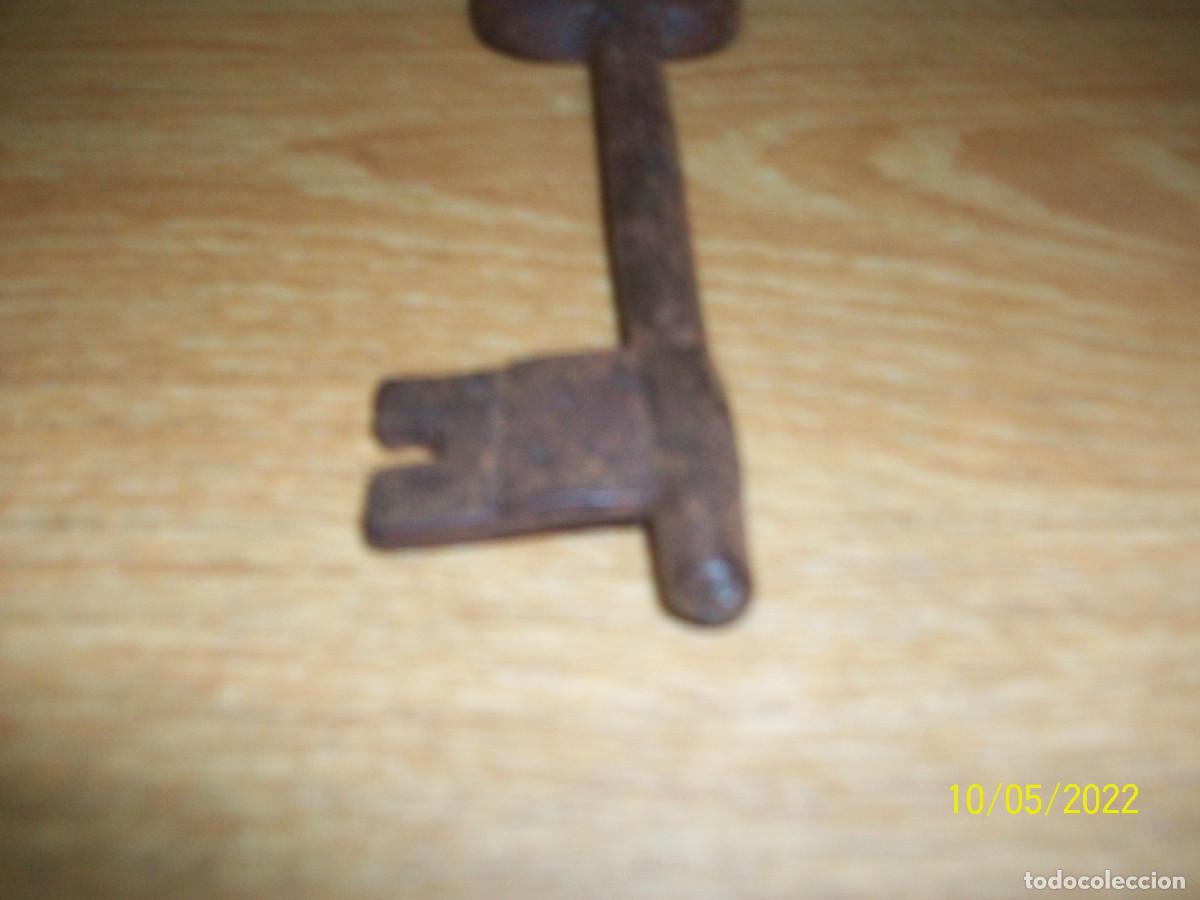 Antig&uuml;edades: ANTIGUA LLAVE DE FORJA - Foto 3