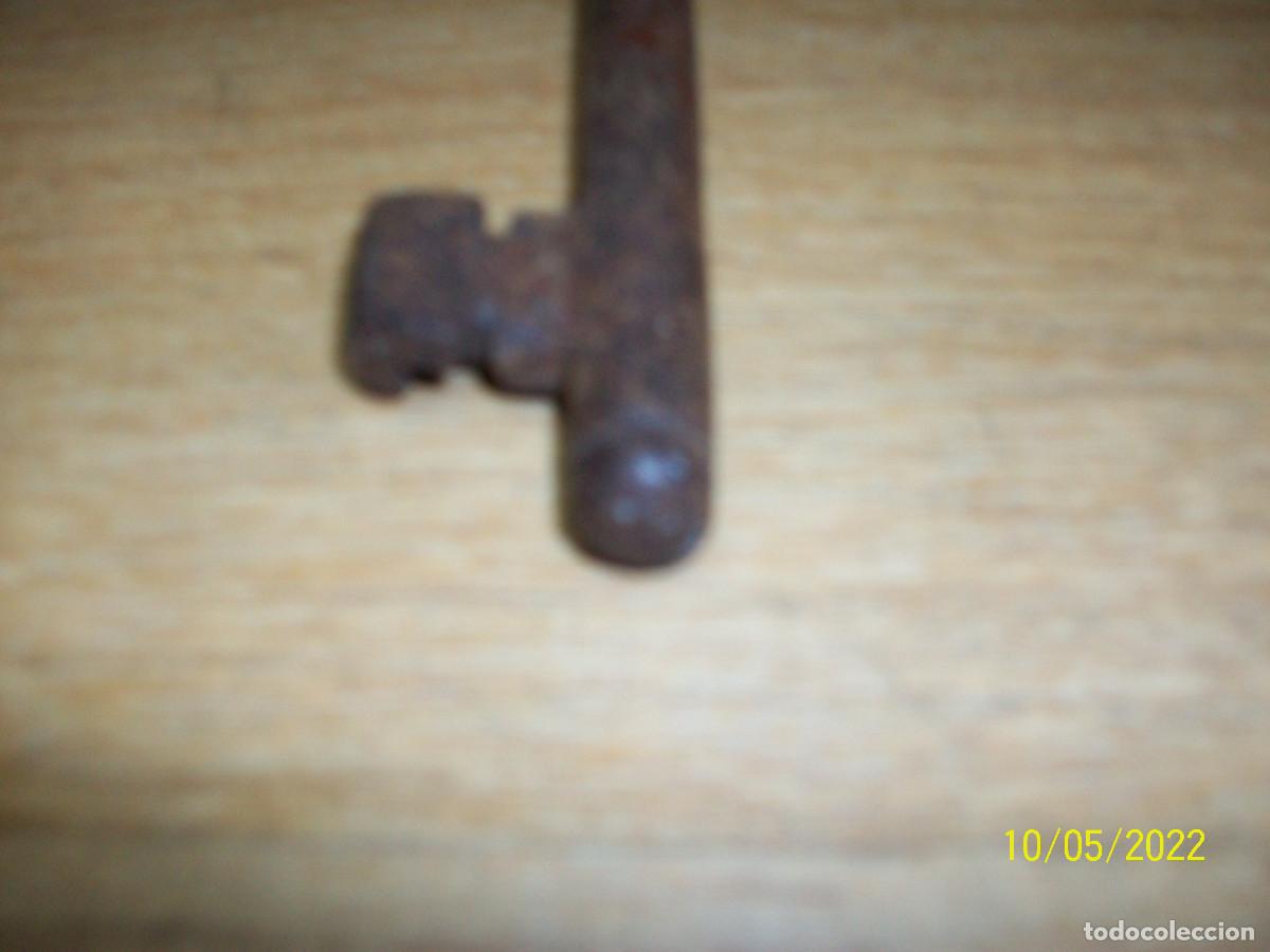 Antig&uuml;edades: ANTIGUA LLAVE DE FORJA - Foto 3