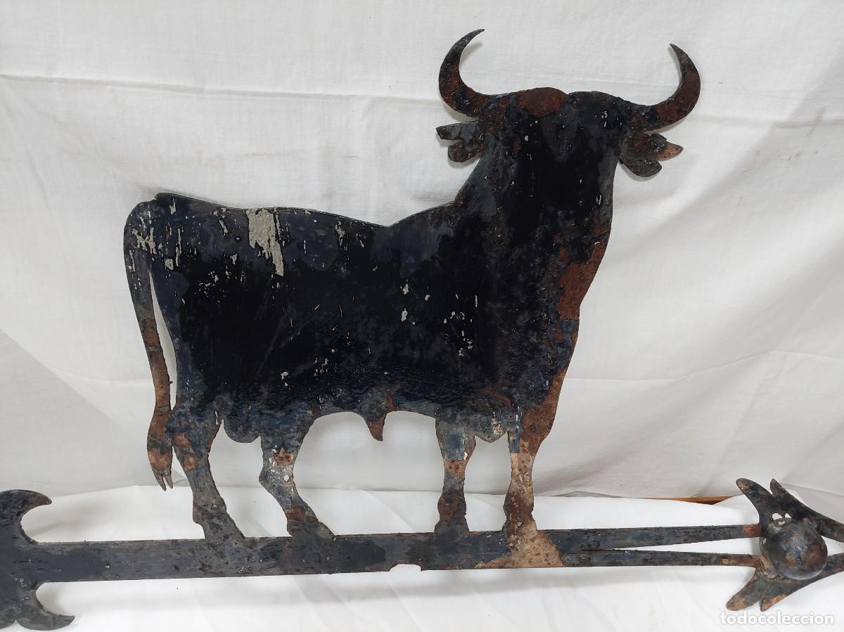 Antig&uuml;edades: Antigua veleta de forja toro - Foto 3