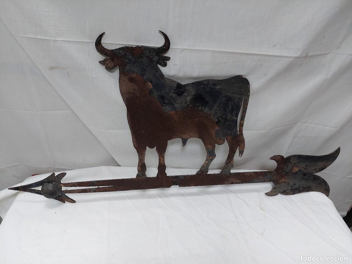 Antig&uuml;edades: Antigua veleta de forja toro - Foto 4