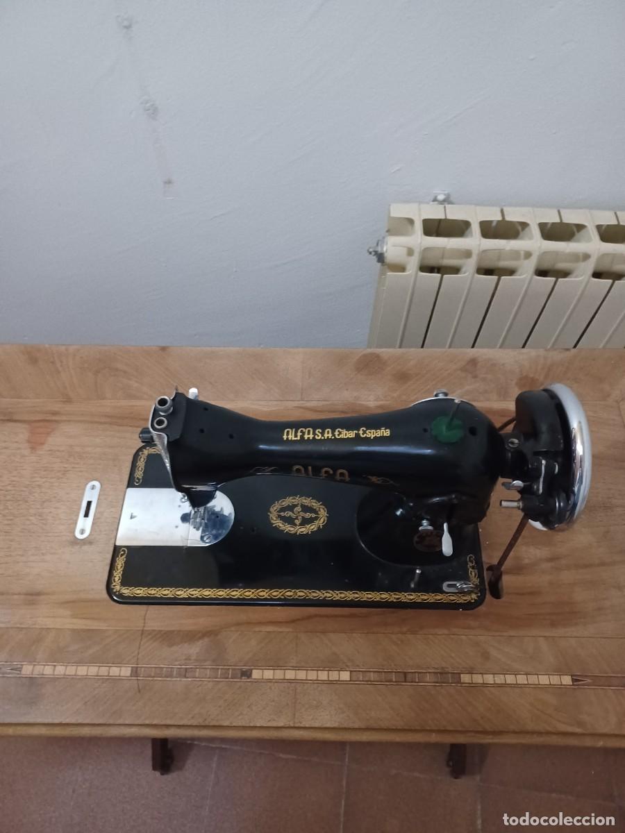Antig&uuml;edades: M&aacute;quina de coser y bordar Alpha Modelo &rdquo;A&rdquo; - Foto 6