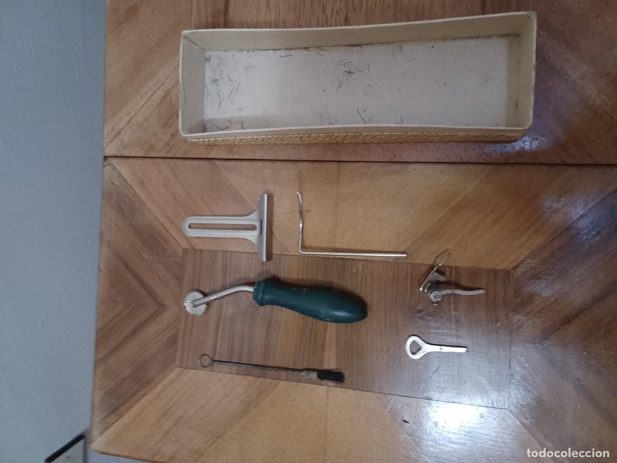 Antig&uuml;edades: M&aacute;quina de coser y bordar Alpha Modelo &rdquo;A&rdquo; - Foto 8