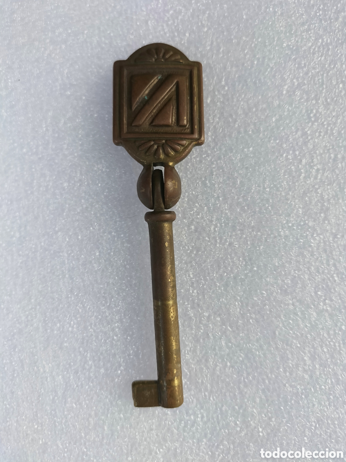 Antig&uuml;edades: LLAVE DE BRONCE ARTICULADA - CON GRABADOS - - Foto 1