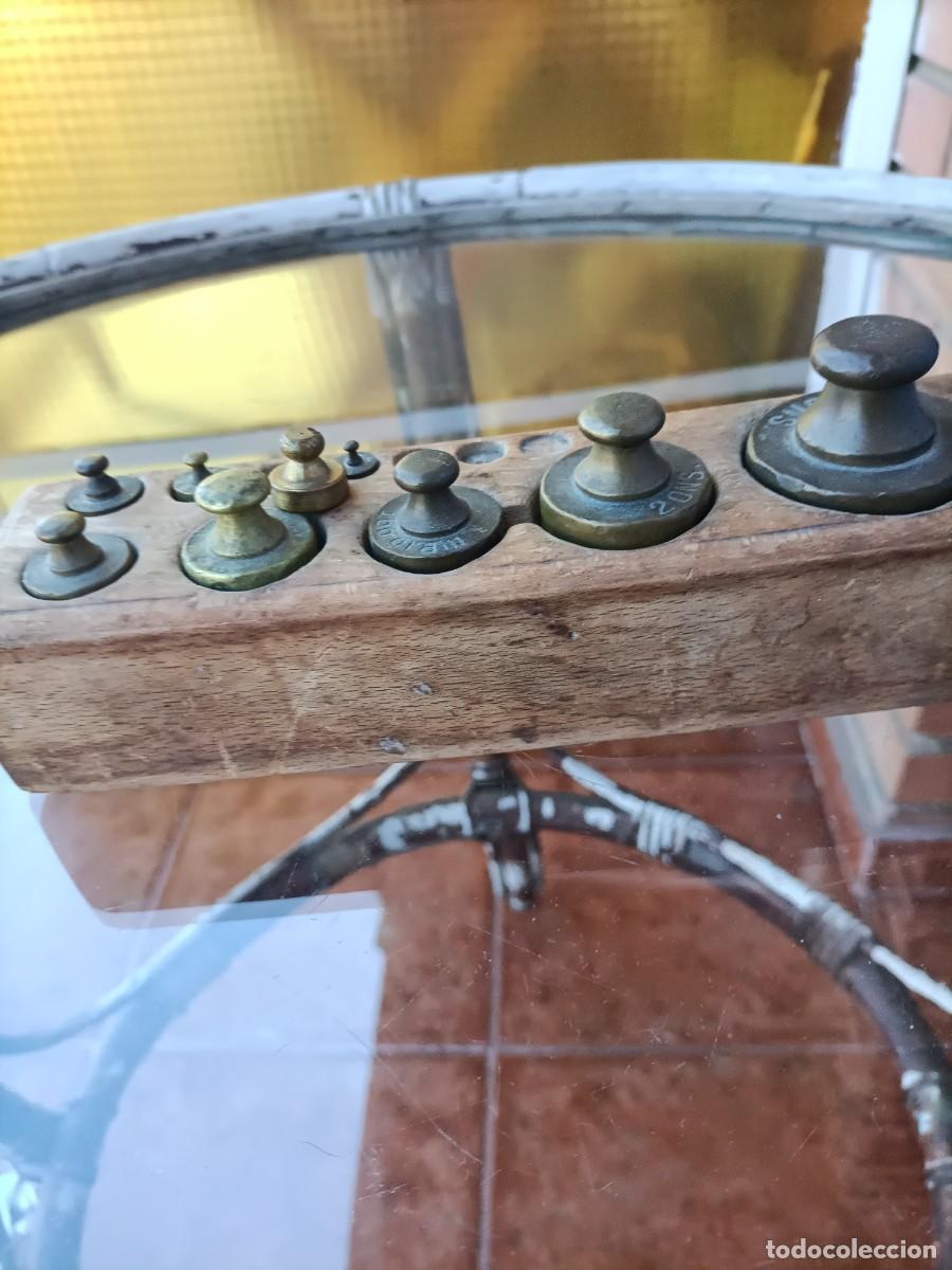 Antig&uuml;edades: bloque de pesas con pesas de broce - Madera y bronce - Foto 3