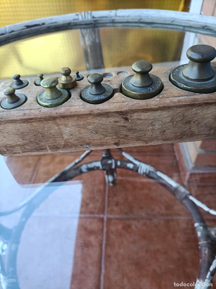 Antig&uuml;edades: bloque de pesas con pesas de broce - Madera y bronce - Foto 4