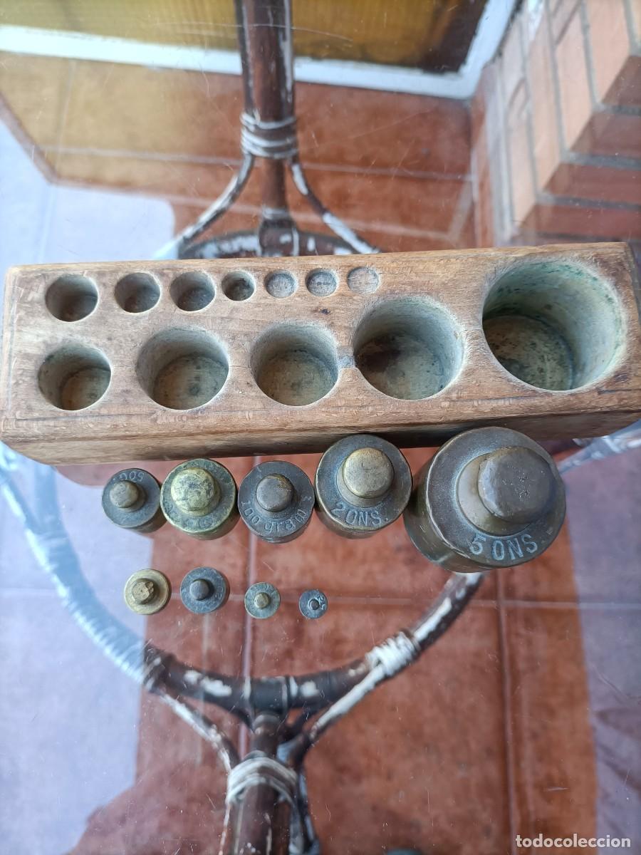 Antig&uuml;edades: bloque de pesas con pesas de broce - Madera y bronce - Foto 6