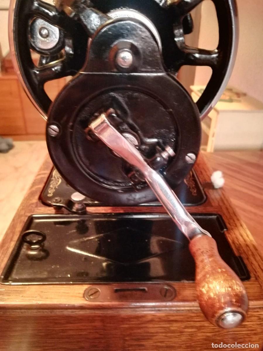 Antig&uuml;edades: Maquina de coser Singer - Foto 3