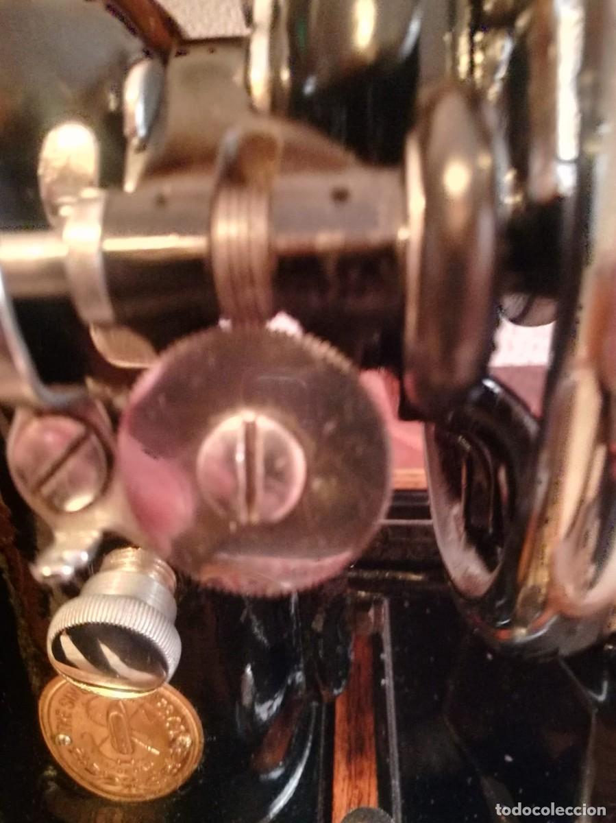 Antig&uuml;edades: Maquina de coser Singer - Foto 4