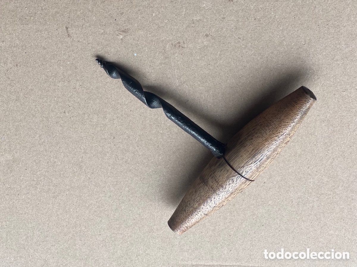 Antig&uuml;edades: Berbiqu&iacute; de carpintero de 9,5 cm de hierro y 13 de mando - Foto 2