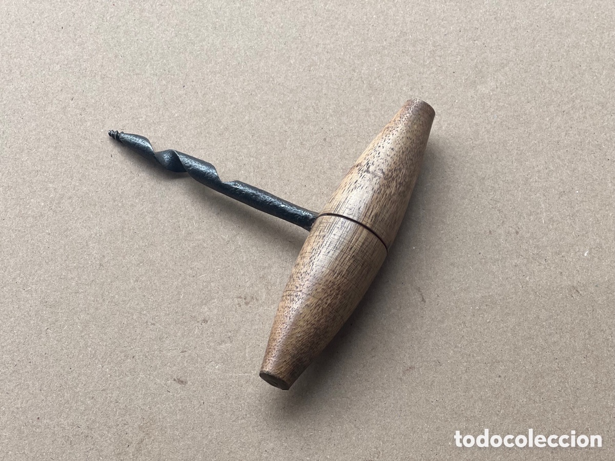 Antig&uuml;edades: Berbiqu&iacute; de carpintero de 9,5 cm de hierro y 13 de mando - Foto 1