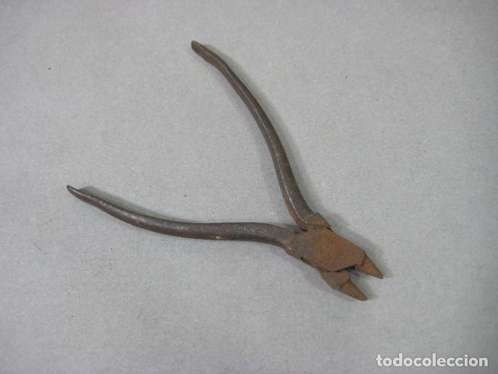 Antig&uuml;edades: PEQUE&Ntilde;OS ALICATES DE HIERRO ANTIGUO - Foto 2