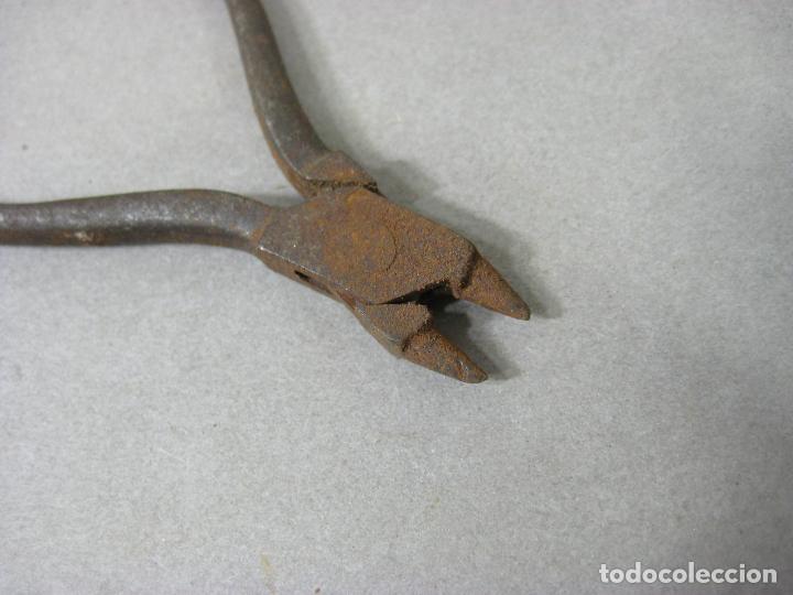 Antig&uuml;edades: PEQUE&Ntilde;OS ALICATES DE HIERRO ANTIGUO - Foto 3