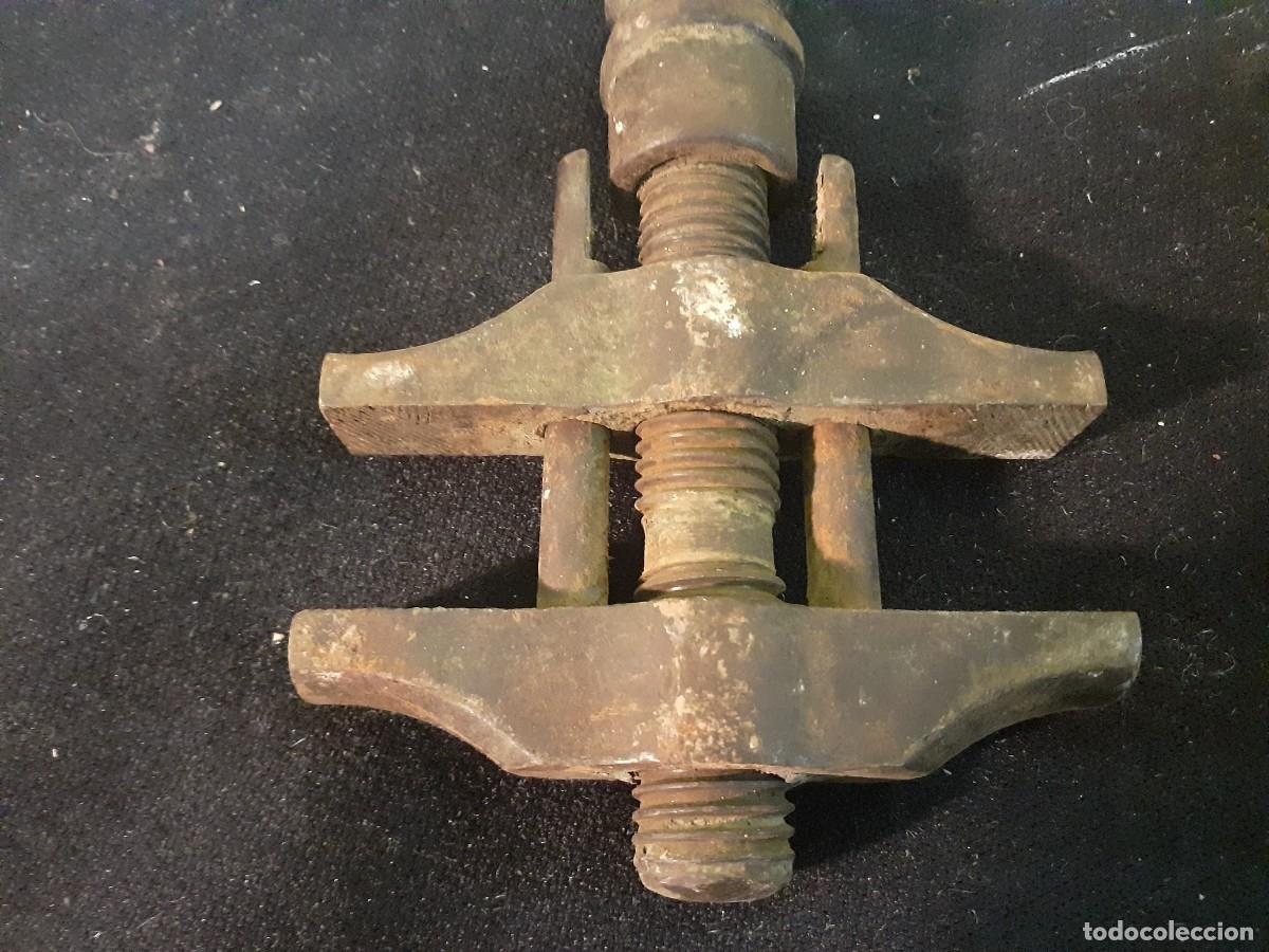 Antig&uuml;edades: Llave inglesa antigua - Foto 3