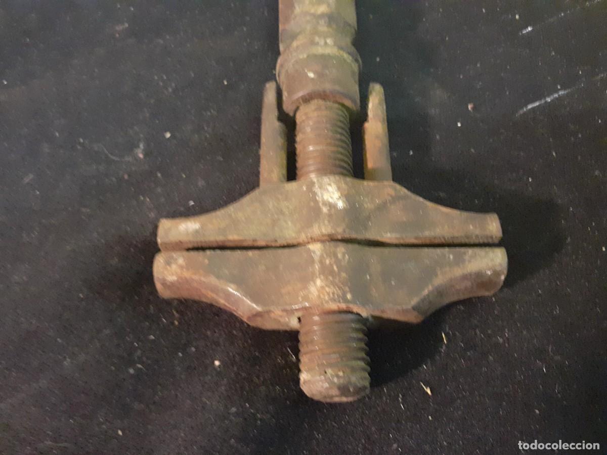 Antig&uuml;edades: Llave inglesa antigua - Foto 4