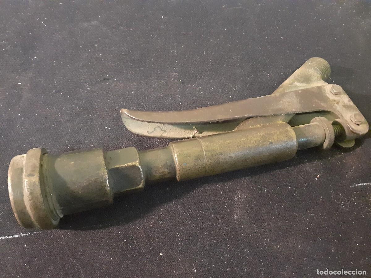 Antig&uuml;edades: Bomba manual mecanica - Foto 2