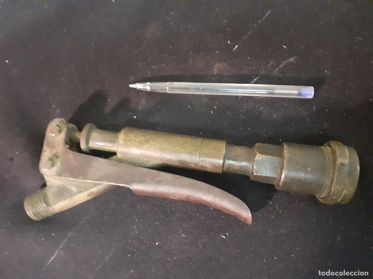 Antig&uuml;edades: Bomba manual mecanica - Foto 5