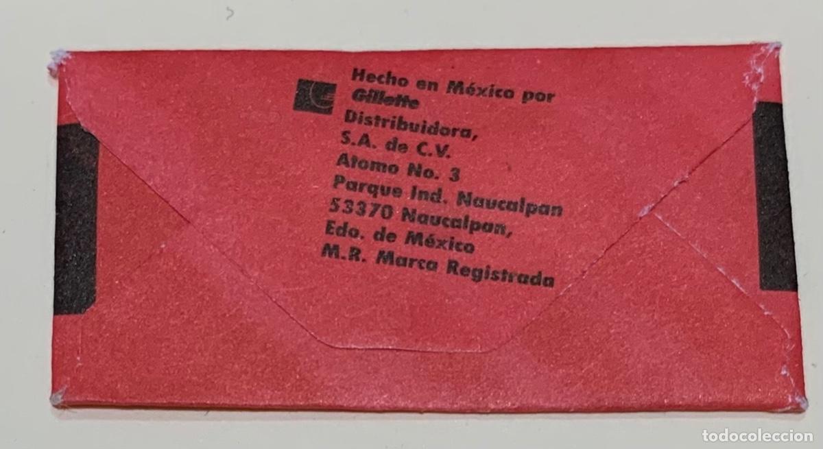 Antig&uuml;edades: CUCHILLA DE AFEITAR GILLETTE S&Uacute;PER THIN MEJORADA HOJA. - Foto 2