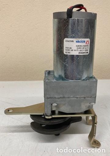 Antig&uuml;edades: Motorreductor de 200 rpm. - Foto 2