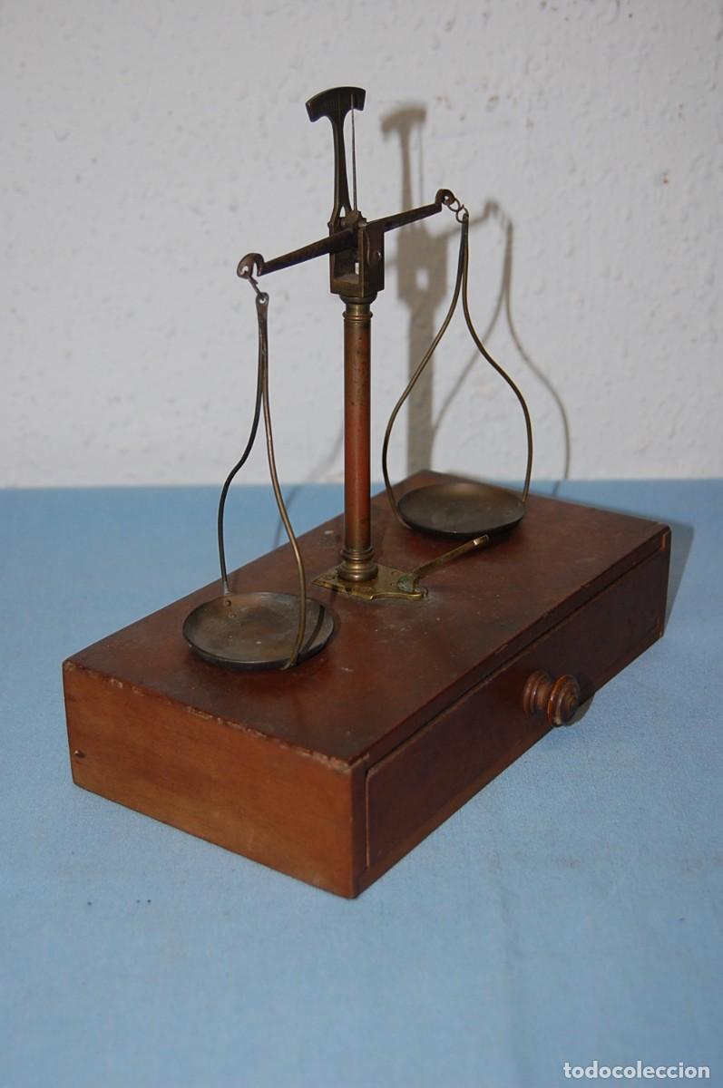 Antig&uuml;edades: ANTIGUA BALANZA PRECISION EN MADERA Y METAL - Foto 5