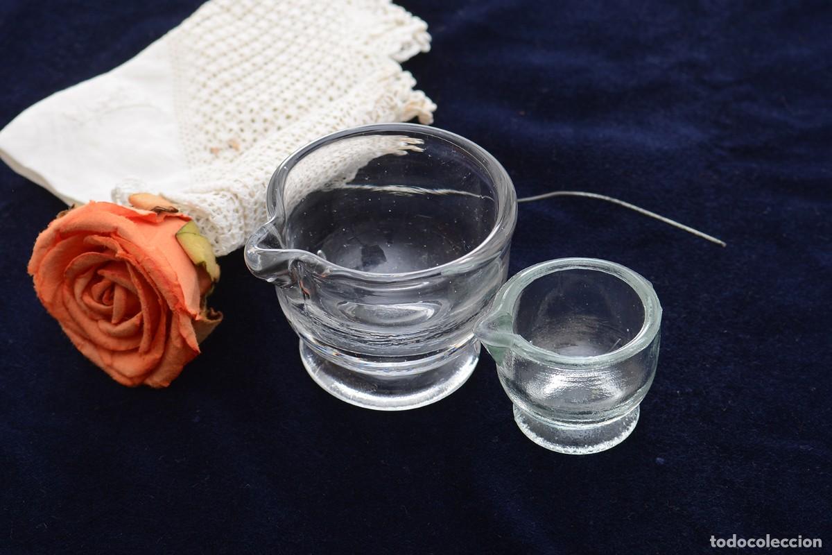 Antig&uuml;edades: Par de peque&ntilde;os morteros almirez vintage de cristal - Foto 4