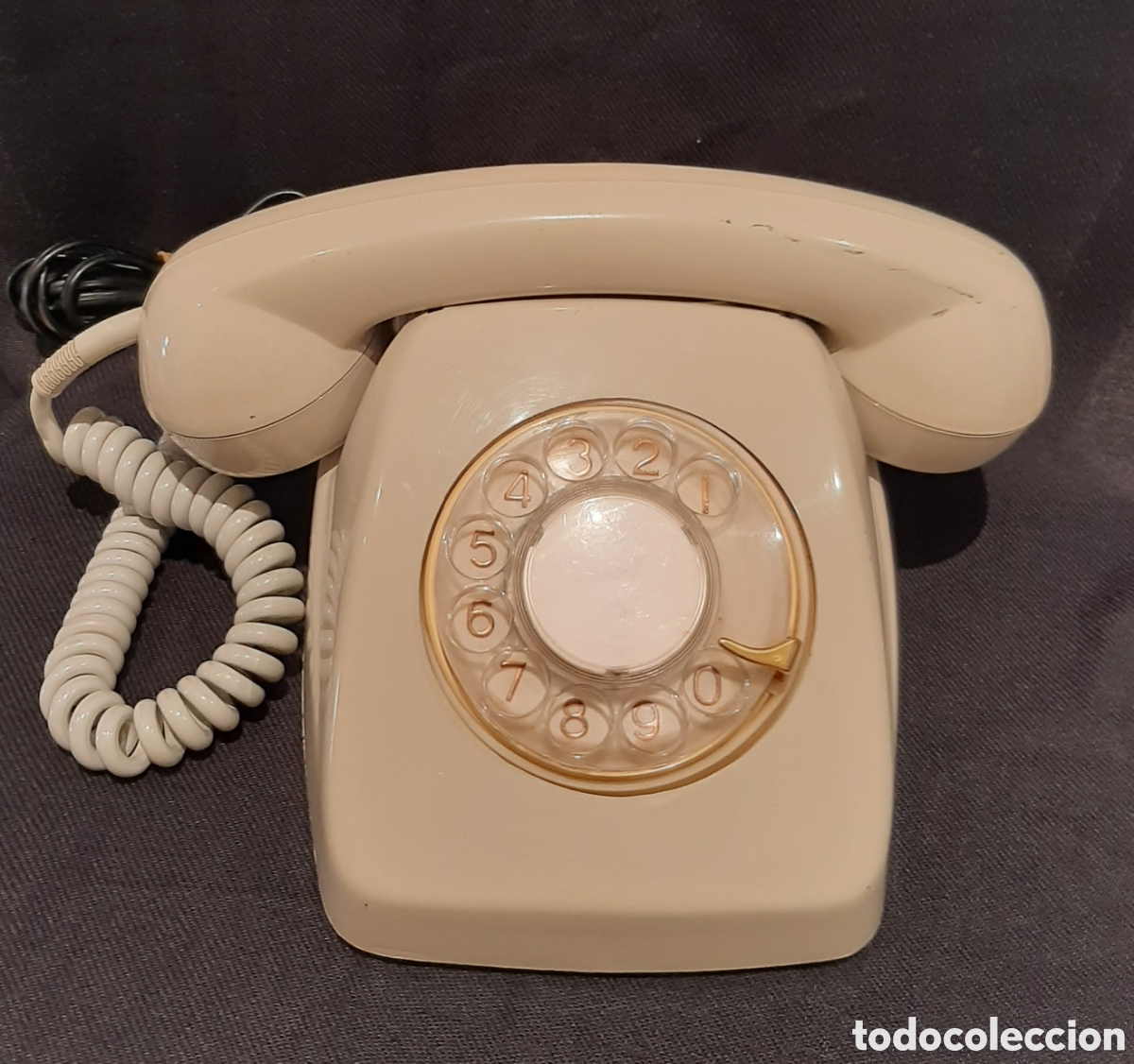 Tel&eacute;fonos: Antiguo tel&eacute;fono Citesa con disco dorado - Foto 2