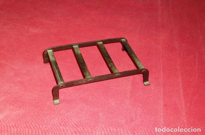 Antig&uuml;edades: ANTIGUO SOPORTE PLANCHA DE HIERRO - Foto 1