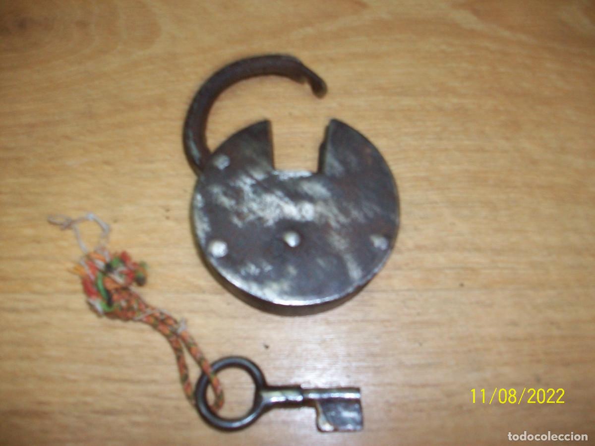 Antig&uuml;edades: ANTIGUO CANDADO CON LLAVE-FUNCIONA - Foto 3