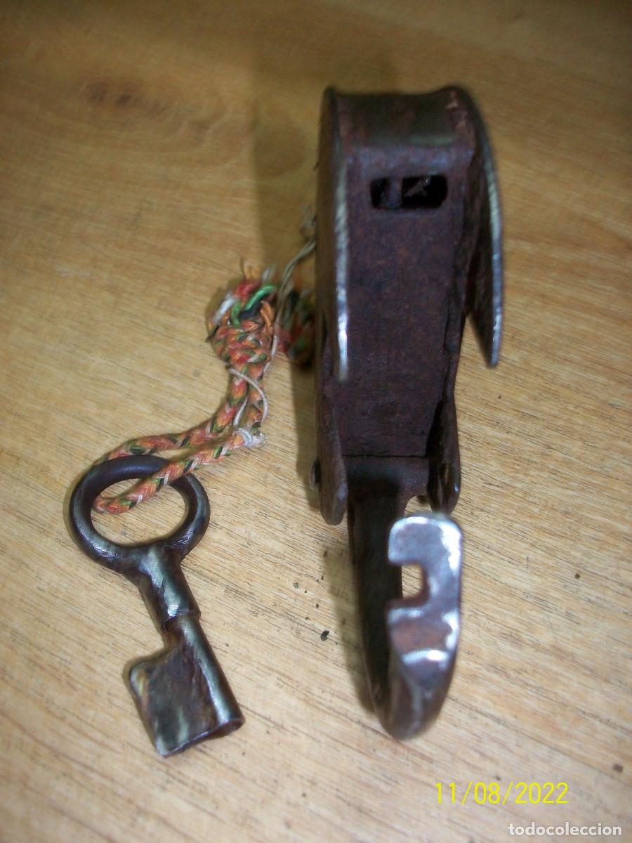 Antig&uuml;edades: ANTIGUO CANDADO CON LLAVE-FUNCIONA - Foto 4