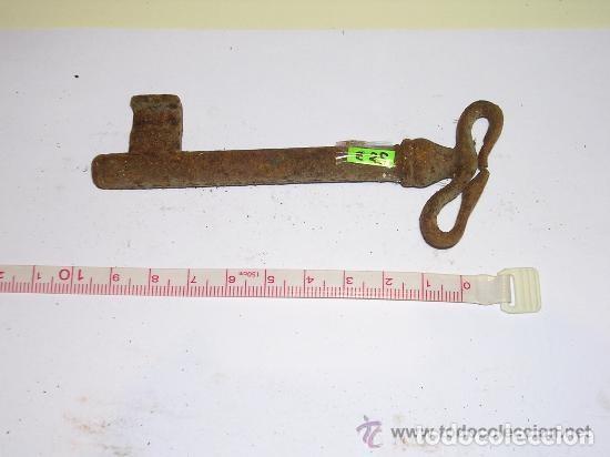 Antig&uuml;edades: ANTIGUA LLAVE DE HIERRO FORJADO - Foto 1