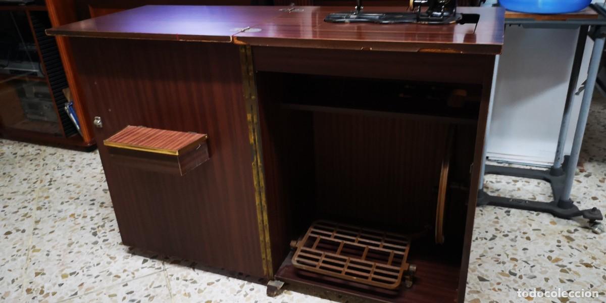 Antig&uuml;edades: Maquina coser Singer - Foto 4