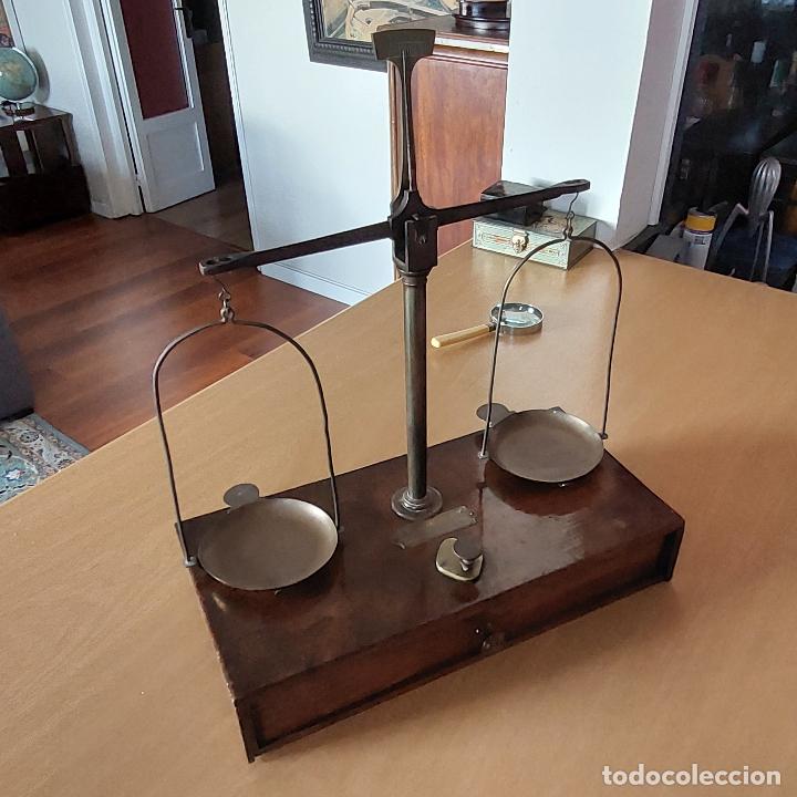 Antig&uuml;edades: BALANZA DE PRECISI&Oacute;N S. XIX, CAJA DE CAOBA. - Foto 4