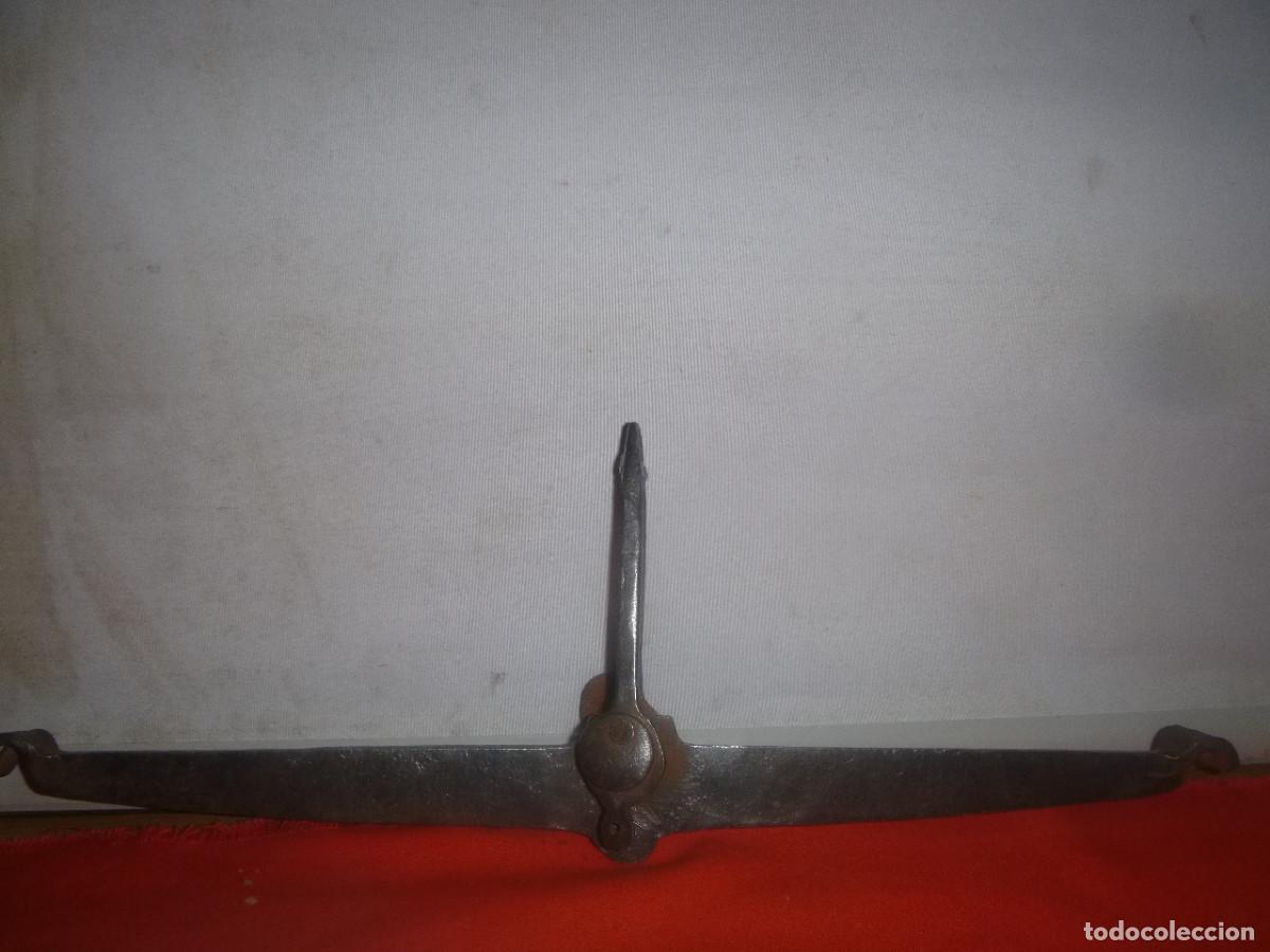 Antig&uuml;edades: ANTIGUA BALANZA DE FORJA - Foto 1