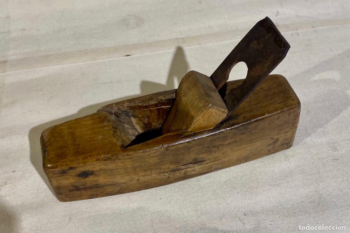 Antig&uuml;edades: Cepillo de carpintero 20 cm de largo - Foto 4