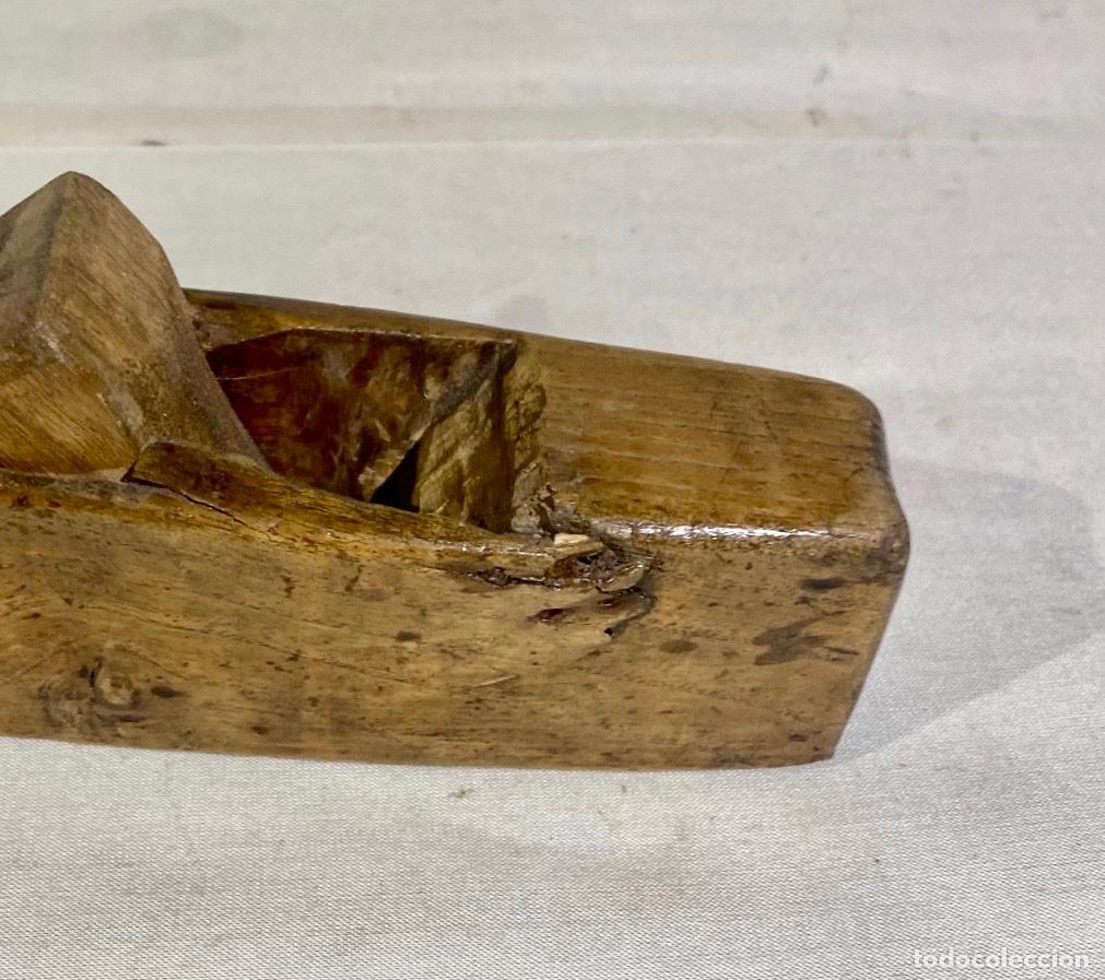 Antig&uuml;edades: Cepillo de carpintero 20 cm de largo - Foto 5