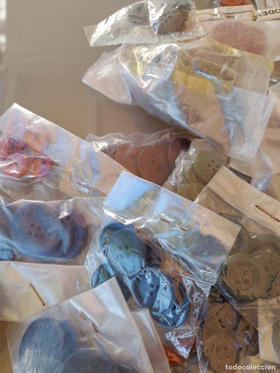 Antig&uuml;edades: GRAN LOTE DE 750 BOTONES SURTIDOS - Foto 4