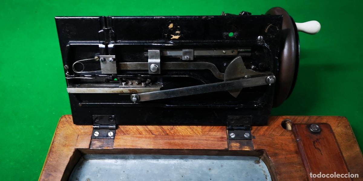 Antig&uuml;edades: M&aacute;quina coser Singer REF.MCSP 9559 - Foto 10