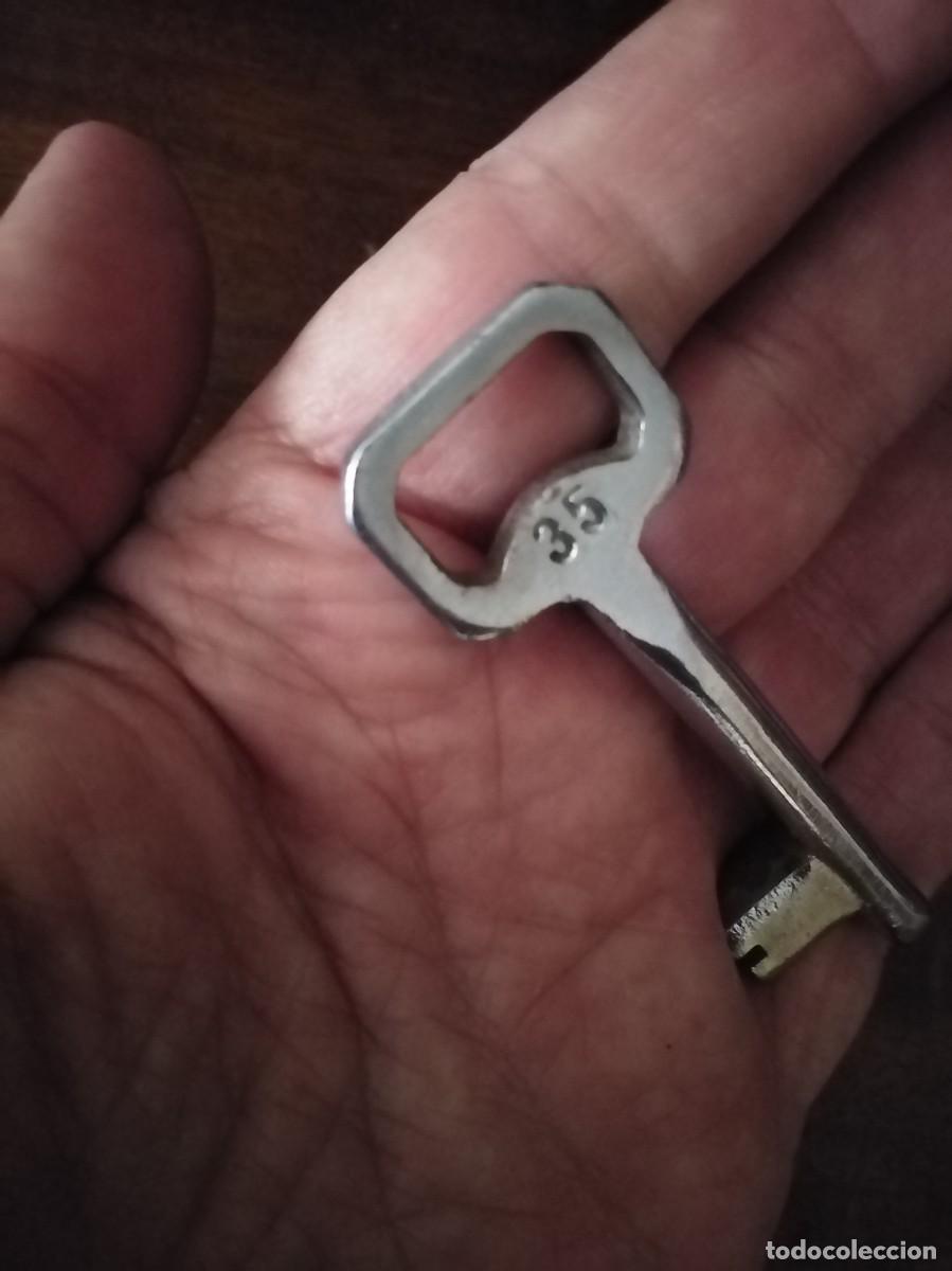 Antig&uuml;edades: Antigua llave numerada. 35. - Foto 5