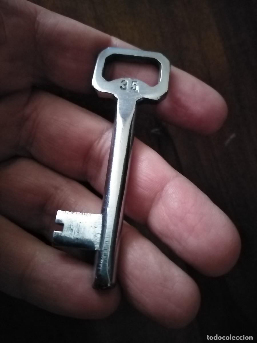 Antig&uuml;edades: Antigua llave numerada. 35. - Foto 7
