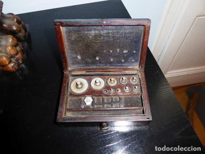 Antig&uuml;edades: ANTIGUA CAJA DE PESAS DE PRECISION - Foto 1