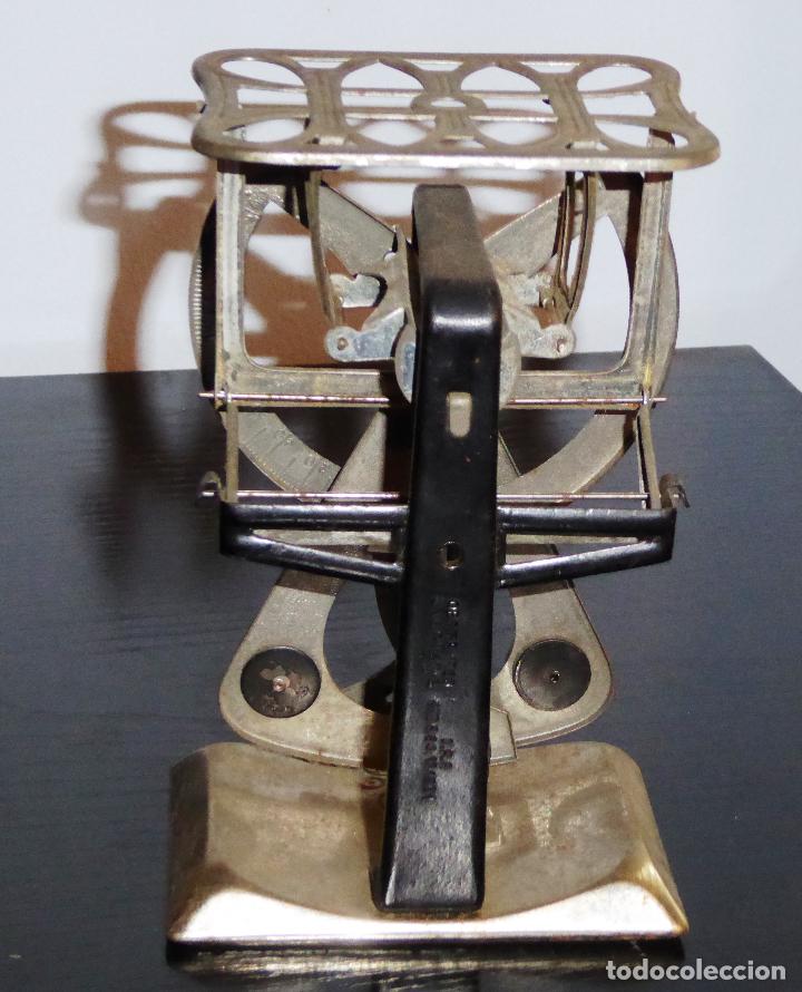 Antig&uuml;edades: ANTIGUO PESA CARTAS - Foto 2