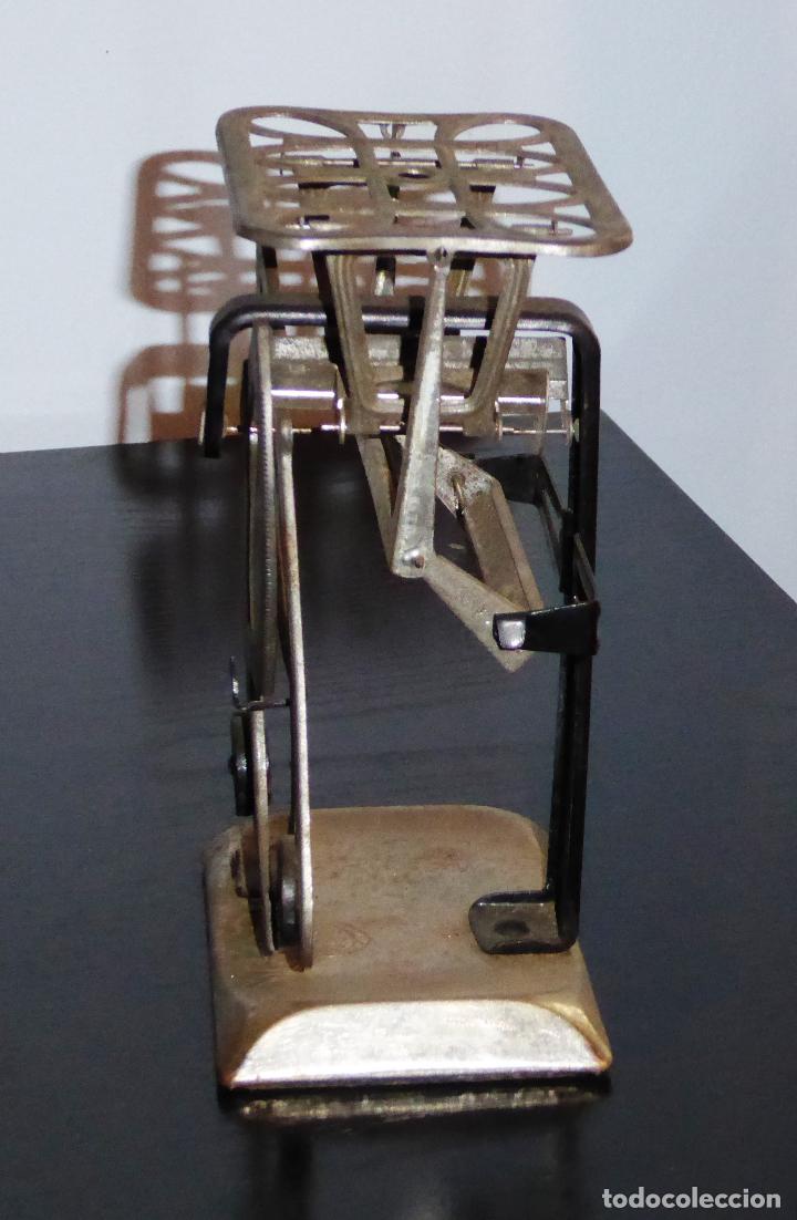 Antig&uuml;edades: ANTIGUO PESA CARTAS - Foto 4
