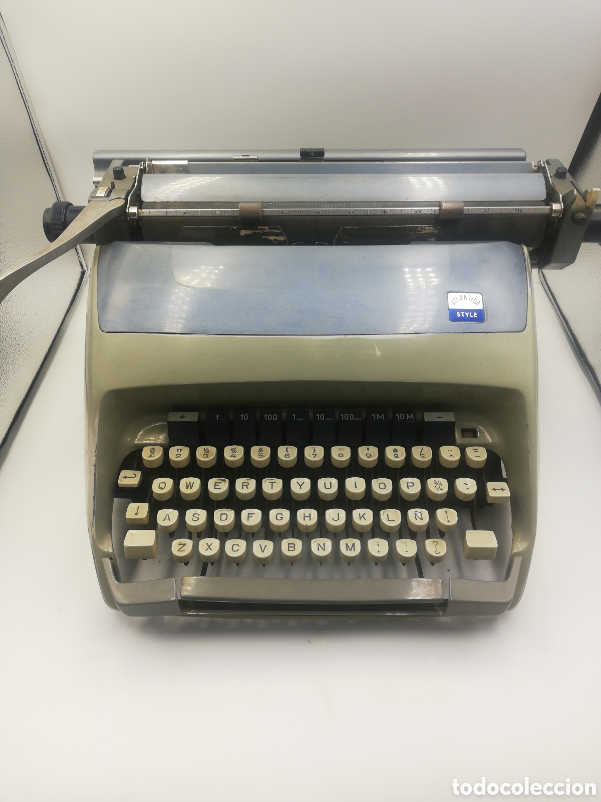 Antig&uuml;edades: M&aacute;quina de escribir Atl&aacute;ntida. - Foto 1