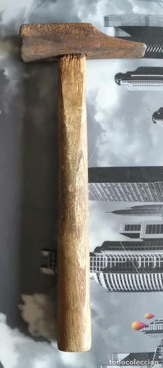 Antig&uuml;edades: Antiguo martillo hierro con mango madera - Foto 2
