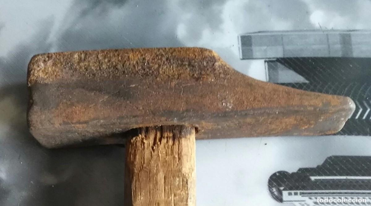 Antig&uuml;edades: Antiguo martillo hierro con mango madera - Foto 3