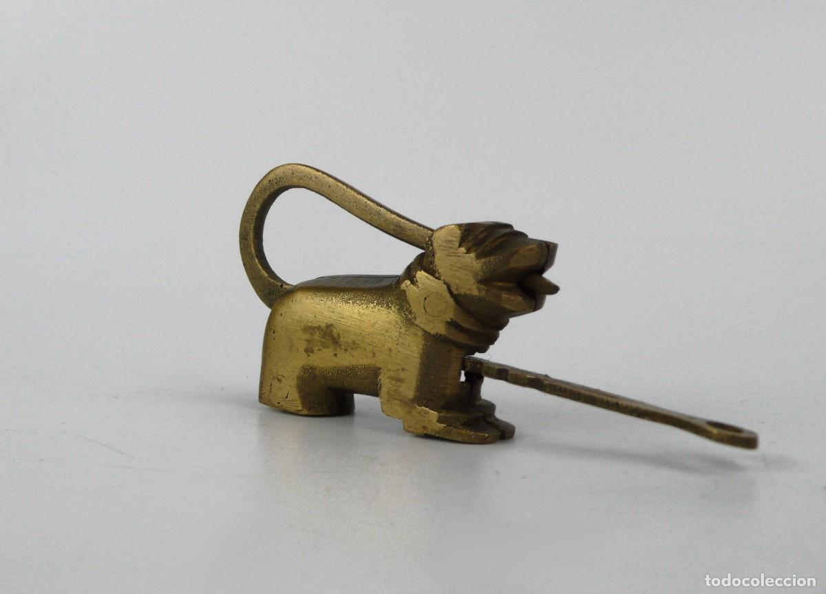 Antig&uuml;edades: Candado de bronce oriental - Foto 3
