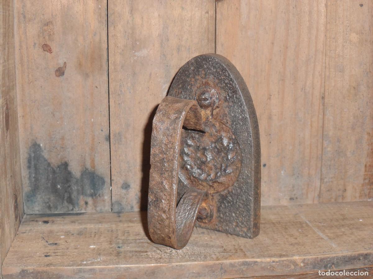 Antig&uuml;edades: ANTIGUA PLANCHA DE HIERRO. - Foto 2