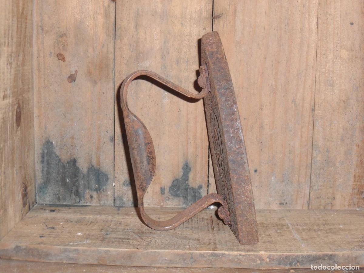 Antig&uuml;edades: ANTIGUA PLANCHA DE HIERRO. - Foto 3