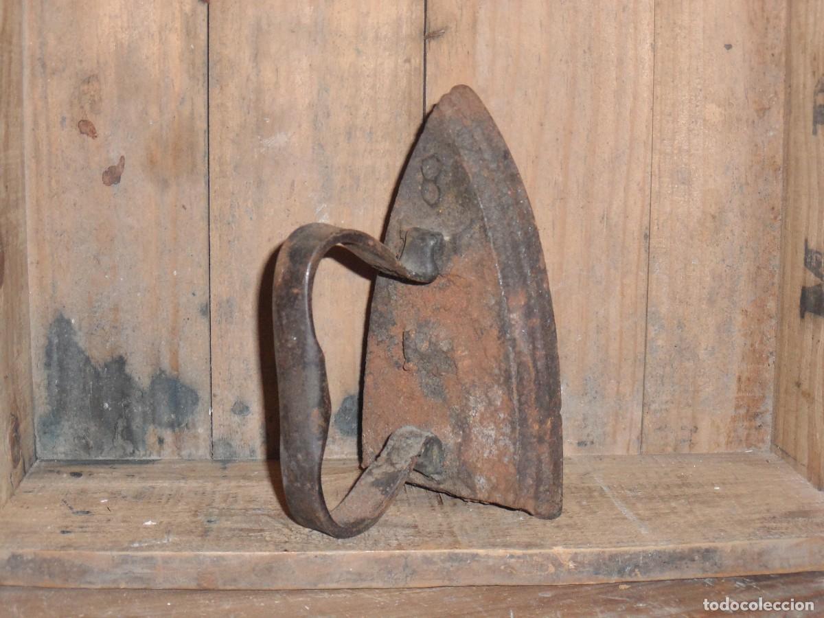 Antig&uuml;edades: ANTIGUA PLANCHA DE HIERRO N&ordm; 8. - Foto 1