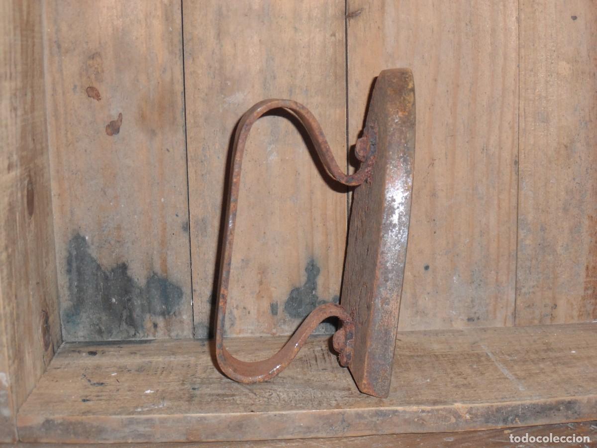 Antig&uuml;edades: ANTIGUA PLANCHA DE HIERRO. - Foto 3